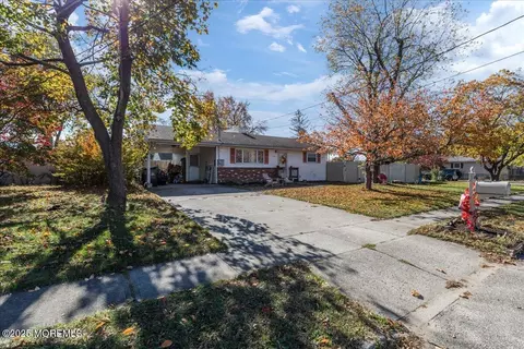 516 Poplar St, Lakehurst, NJ 08733