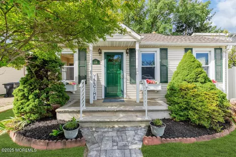 118 Jersey Ave, Middletown, NJ 07748