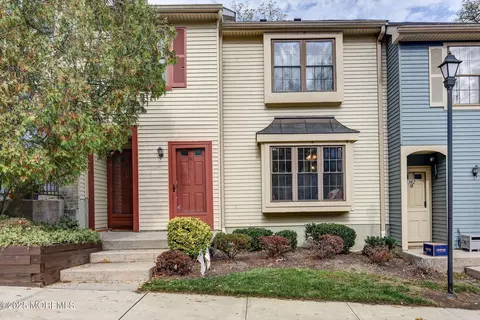 141 Eastwick Ct, Aberdeen, NJ 07747