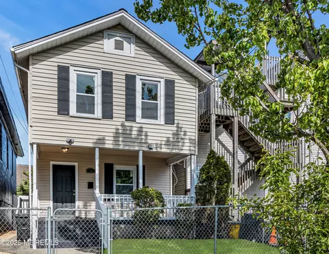 303 Comstock St, Asbury Park, NJ 07712