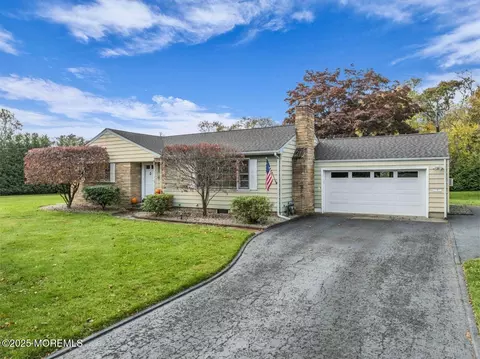 201 Dogwood Ln, Lincroft, NJ 07738