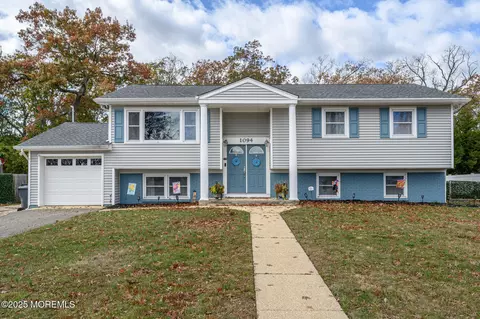 1094 June Ct, Toms River, NJ 08753