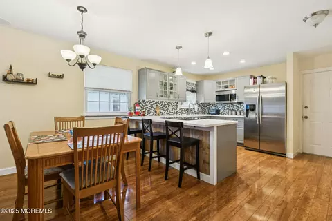 7 Greenwood Ln # B, Whiting, NJ 08759