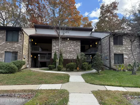 171 Amberly Dr #G, Manalapan, NJ 07726