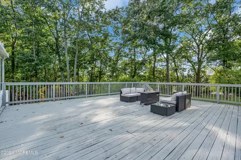 Exterior - 222 Bartley Rd, Jackson, NJ 08527 photo 8 of 16