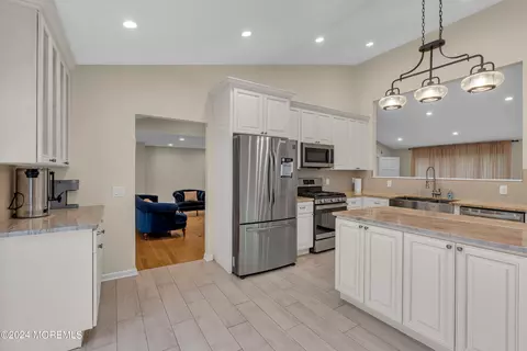 Kitchen - 222 Bartley Rd, Jackson, NJ 08527 photo 3 of 5