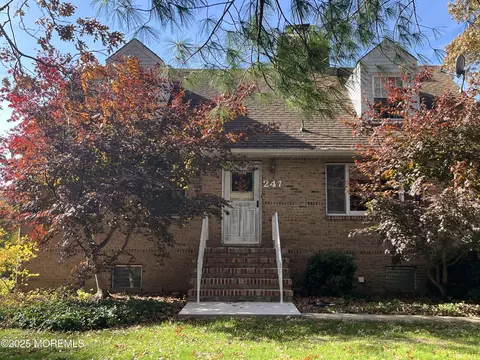 247 Serpentine Dr, Bayville, NJ 08721