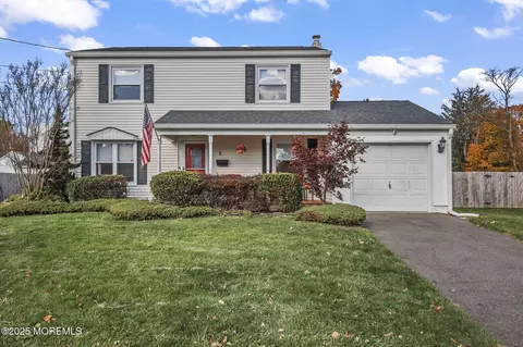 5 Briar Rd, Freehold, NJ 07728