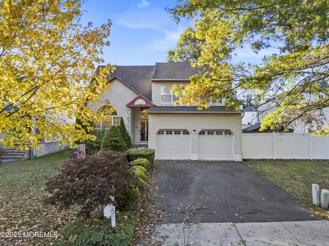43 Pemberton Dr, Matawan, NJ 07747
