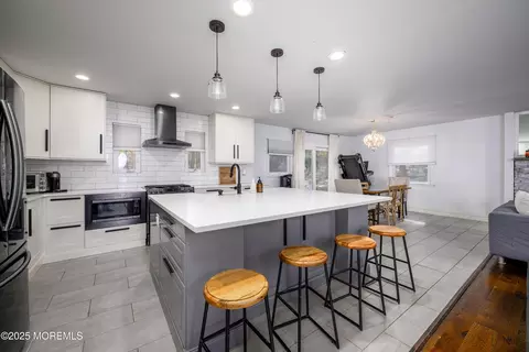 179 Farmers Ln, Jackson, NJ 08527