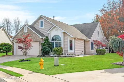 2221 S Chanticleer Ct, Toms River, NJ 08755