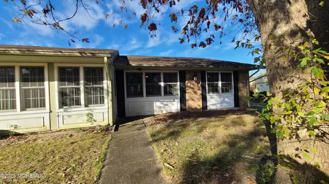 51 D Edinburgh Ln, Manchester, NJ 08759