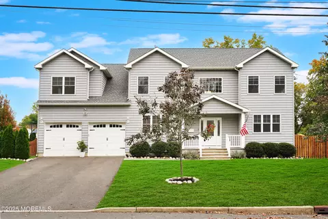 125 Springdale Ave, Tinton Falls, NJ 07724