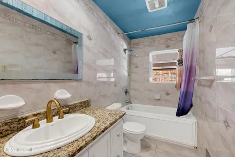 Bath - 95 Marginal Rd, Jackson, NJ 08527 photo 2 of 2