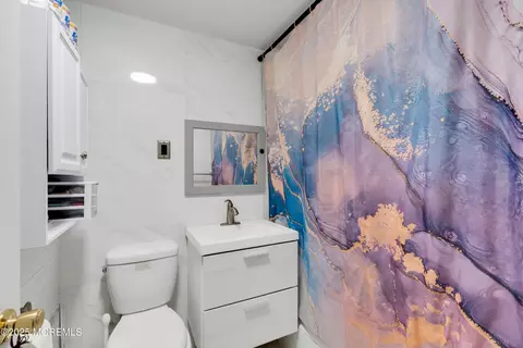 Bath - 95 Marginal Rd, Jackson, NJ 08527 photo 1 of 2