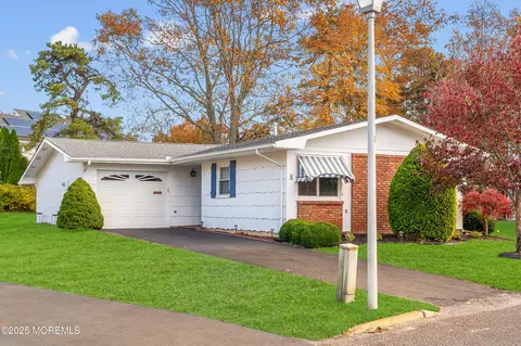 8 Holmes Ct, Brick, NJ 08724