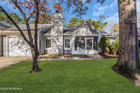 1111 Thornbury Ln # B, Manchester, NJ 08759