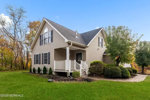603 W Farms Rd, Howell, NJ 07731