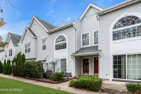 11 Madison Ct, Tinton Falls, NJ 07712
