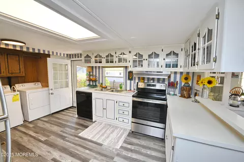 Kitchen - 35 Judith Way, Jackson, NJ 08527 photo 3 of 3