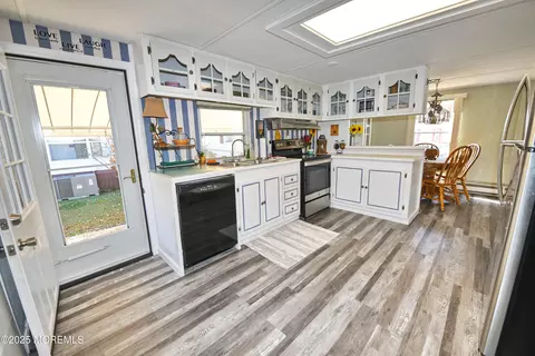Kitchen - 35 Judith Way, Jackson, NJ 08527 photo 1 of 3