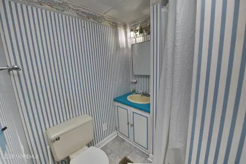 Bath - 35 Judith Way, Jackson, NJ 08527 photo 3 of 4