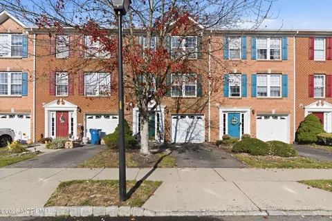 9 Abby Rd #9, Farmingdale, NJ 07727