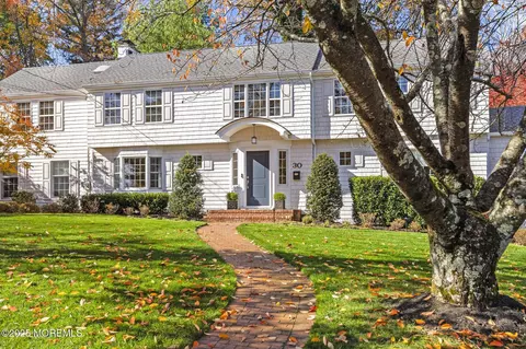 30 Crest Dr, Little Silver, NJ 07739