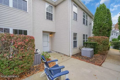 357 Volley Ct, Wall, NJ 07719 photo 2