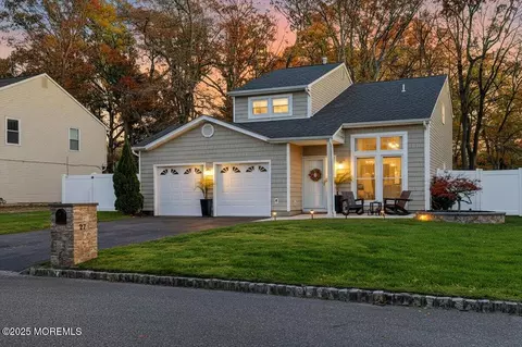 27 Sweet Gum Rd, Howell, NJ 07731