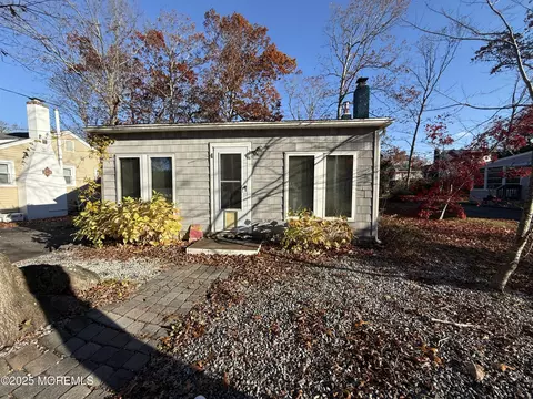 930 Tappan St, Forked River, NJ 08731