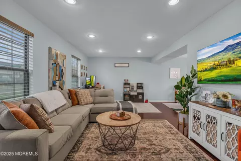 38 Kiwi Loop, Howell, NJ 07731 photo 7