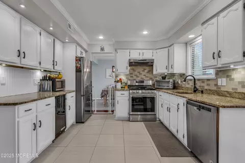 38 Kiwi Loop, Howell, NJ 07731 photo 10