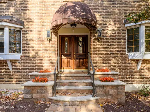 8 Alpine Dr, Millstone, NJ 08535