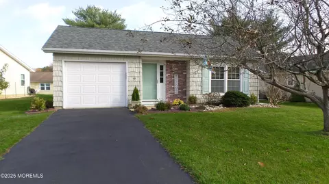 4 Olympus Way, Brick, NJ 08724