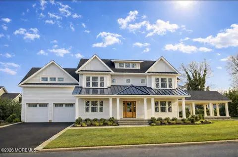 8 Pocahontas Ave, Oceanport, NJ 07757