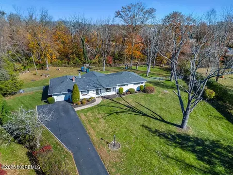 31 Branford Cir, Tinton Falls, NJ 07724