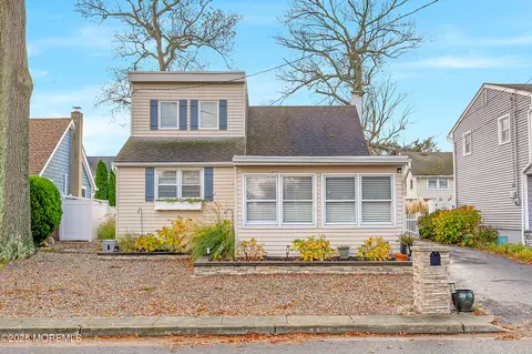 528 Delaware Ave, Point Pleasant, NJ 08742