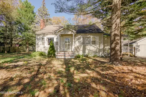 862 Bay Ave, Toms River, NJ 08753