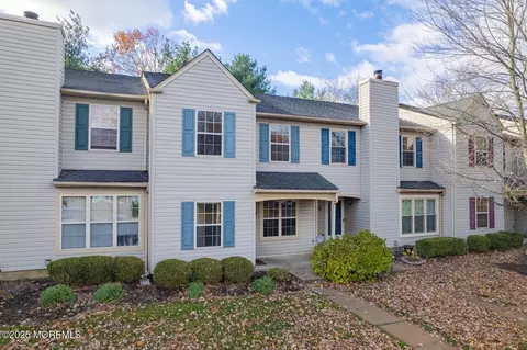 7 Stuart Dr #5, Freehold, NJ 07728