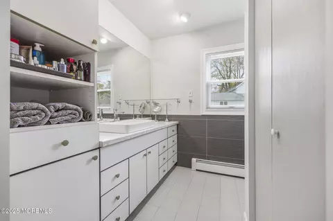 Bath - 23 Annmar Dr, Matawan, NJ 07747 photo 2 of 3