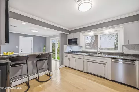 Kitchen - 23 Annmar Dr, Matawan, NJ 07747 photo 3 of 4