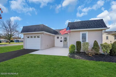 166 Central Blvd, Brick, NJ 08724
