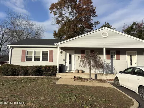 4 Primrose Ln # A, Jackson, NJ 08527