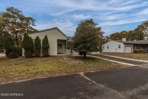 36 Penwood Dr #55, Whiting, NJ 08759