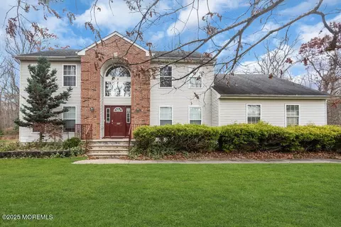 886 Green Valley Rd, Jackson, NJ 08527