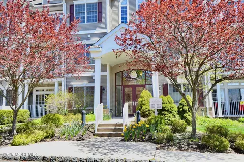 7 Centre St #2109, Ocean, NJ 07712