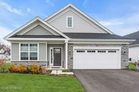 55 Emerald Rd, New Egypt, NJ 08533