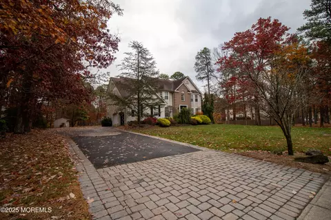 102 Erin Dr, Jackson, NJ 08527
