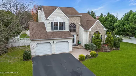 334 Mackenzie Dr, Jackson, NJ 08527